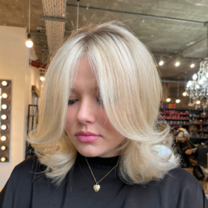 live true london, hairdressers, hairstylists, balayage, highlights, hair inspo, styling short