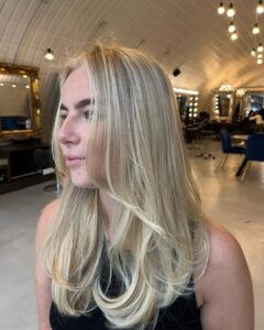 Live True London, Low Maintenance Blonde Hair, Difference Between Balayage And Highlights, Live True, Balayage Vs Highlights, Balayage, Highlights