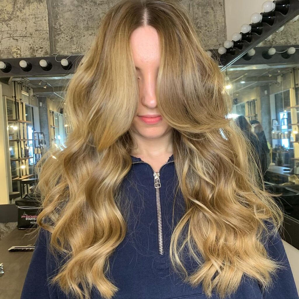 Live True London, Live True, Honey Blonde, Blonde Hair, Honey Blonde Hair, Honey Hair, Blonde Balayage, Honey Blonde Balayage, Blonde Highlights