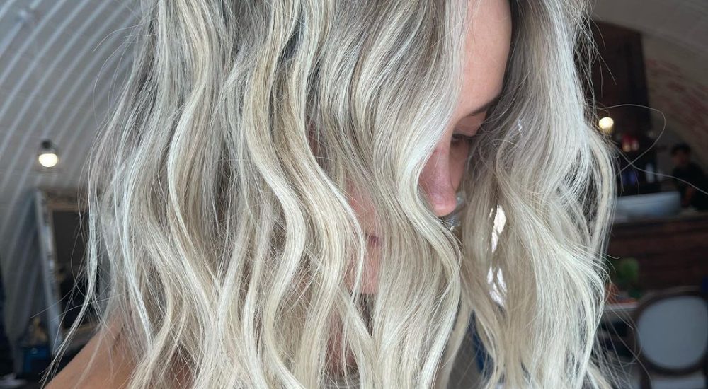 Create The Beautiful Beach Wave Hairstyle - Theunstitchd Women's Fashion  Blog