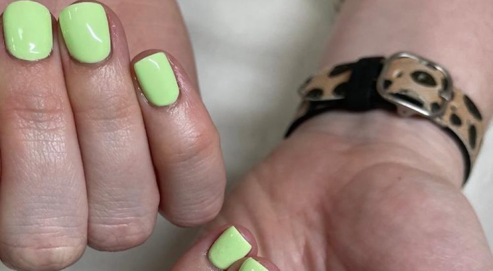 green-nails-lime-green-nails-soho-manicure-london-manicure-london-nail-salon-nail-salon-soho-spring-green-nails-gel-nails-gel-manicure